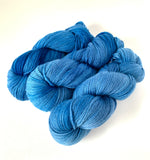 Blue Bonnet Soft Sock-teint sur commande